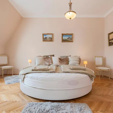 View To The Roofs Luxury With 2 Bedrooms Appartement *