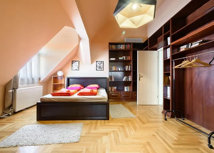 View To The Roofs Luxury With 2 Bedrooms דירה *