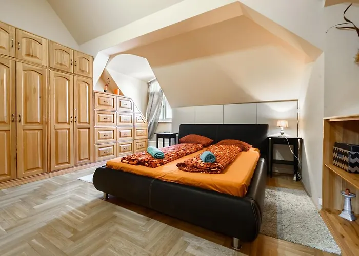 דירה View To The Roofs Luxury With 2 Bedrooms *