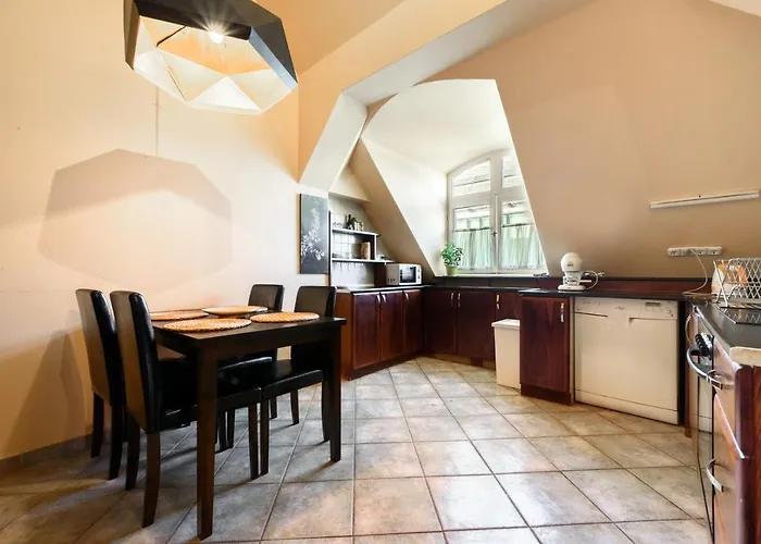 דירה View To The Roofs Luxury With 2 Bedrooms בודפשט
