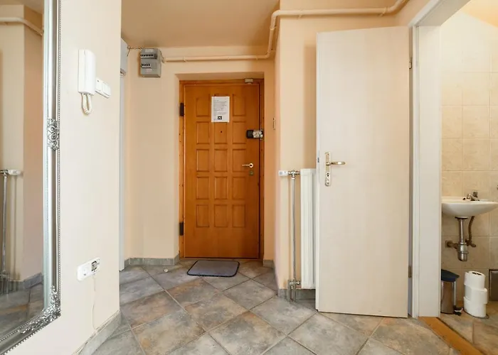 View To The Roofs Luxury With 2 Bedrooms דירה