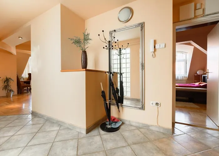 View To The Roofs Luxury With 2 Bedrooms Apartman Budapest