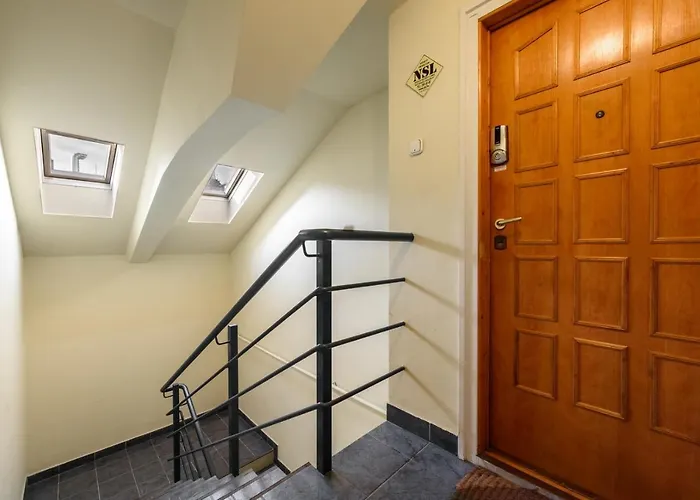 View To The Roofs Luxury With 2 Bedrooms *