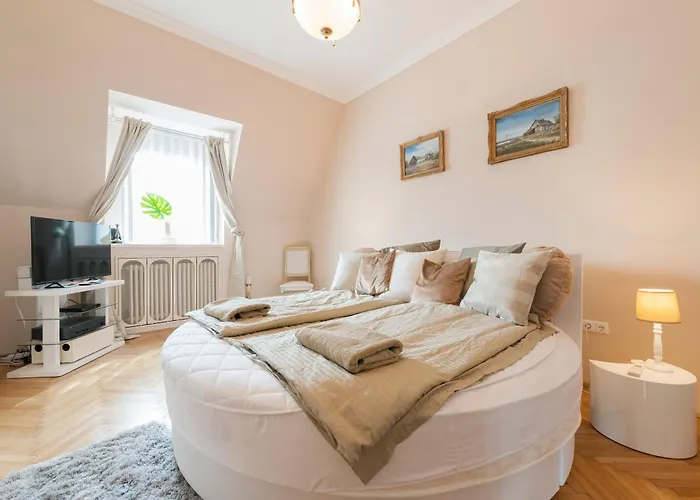 דירה View To The Roofs Luxury With 2 Bedrooms