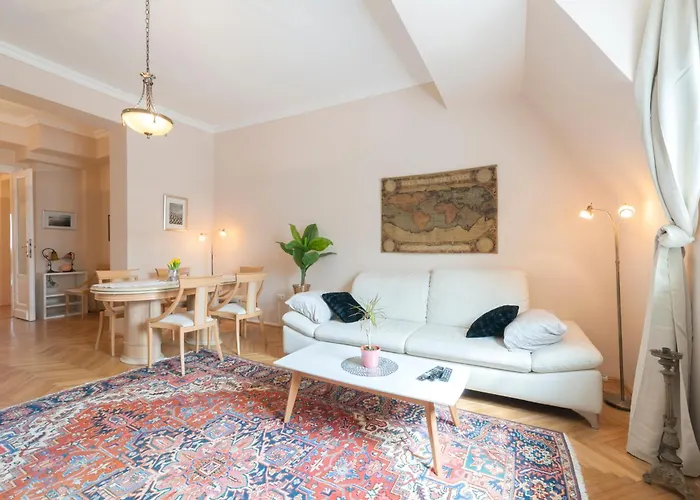 View To The Roofs Luxury With 2 Bedrooms * בודפשט