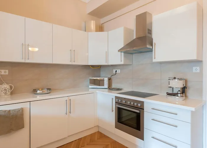 View To The Roofs Luxury With 2 Bedrooms דירה